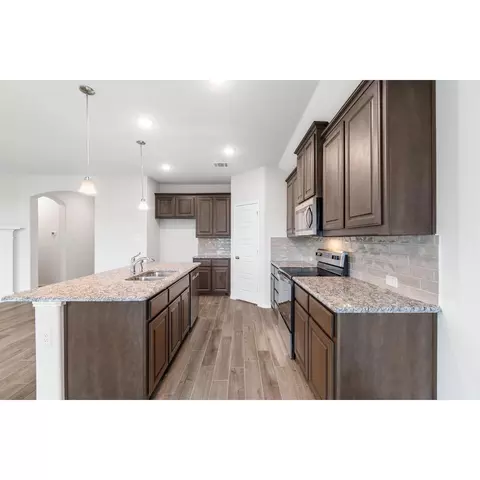 906 Eloise Ln, Cleburne, TX 76033 photo 6
