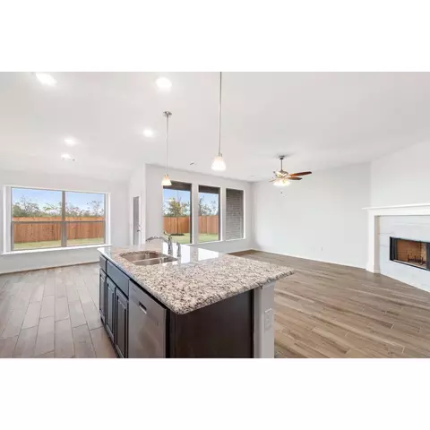 906 Eloise Ln, Cleburne, TX 76033 photo 9