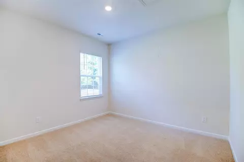 407 Stratton Pl, Washington, NC 27889 photo 9