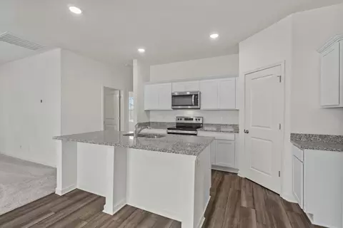 Kitchen - 157 Gladstone Loop, Clayton, NC 27520 photo 4 of 4