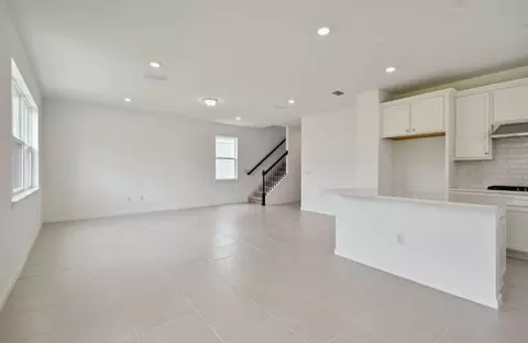 Living - 10016 Patterson Way, Parrish, FL 34219 photo 1 of 2