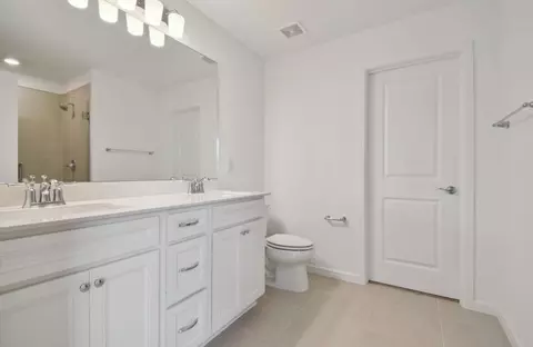 Bath - 10016 Patterson Way, Parrish, FL 34219 photo 2 of 4
