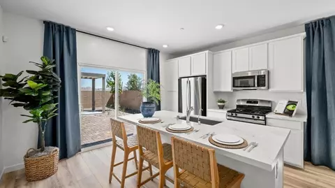 135 Chloe Chase Ave, Henderson, NV 89011 photo 2