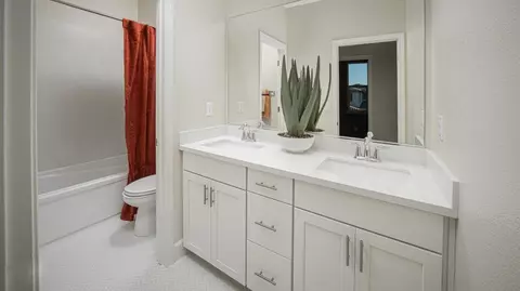 Bath - 3352 Hedgerow Ct, Folsom, CA 95630 photo 2 of 3