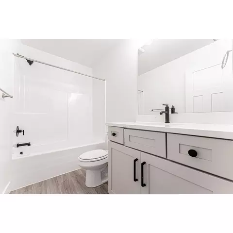 Bath - 4671 S Olive Ave, Mapleton, UT 84664 photo 2 of 2