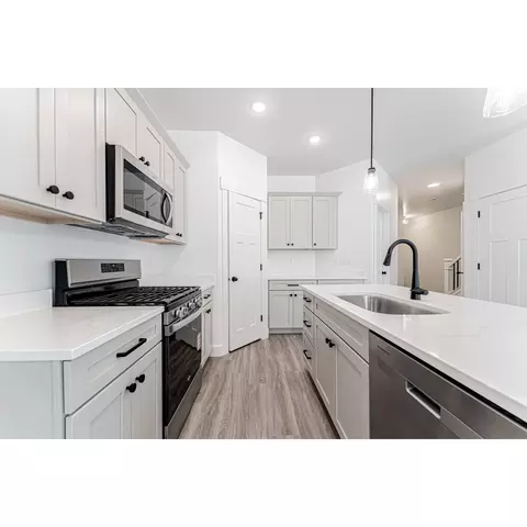 Kitchen - 4671 S Olive Ave, Mapleton, UT 84664 photo 2 of 4