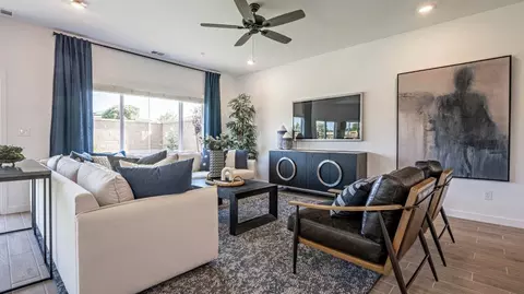 Living - 973 Wolverton Way W, Madera, CA 93636 photo 2 of 2