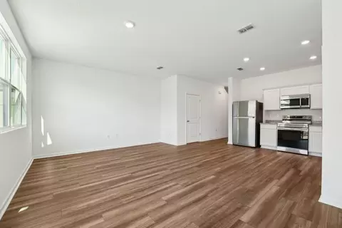 Living - 485 Colchester Ct, Moncks Corner, SC 29461 photo 4 of 4
