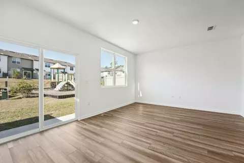 Living - 485 Colchester Ct, Moncks Corner, SC 29461 photo 3 of 4