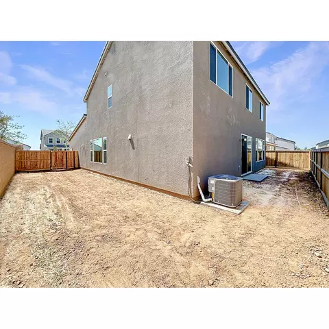 1139 Wildflower Dr, Madera, CA 93636 photo 12