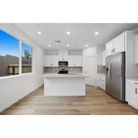 1371 Leonhardt Loop, Lincoln, CA 95648 photo 5