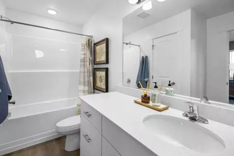 Bath - 1171 W 1870 S, Logan, UT 84321 photo 6 of 10