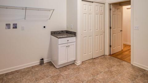 7 Dylan Dr, Suffield, CT 06078 photo 12