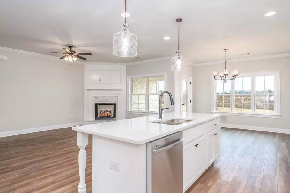 Kitchen - 6041 Margie Collins Dr SE, Owens Cross Roads, AL 35763 photo 2 of 2