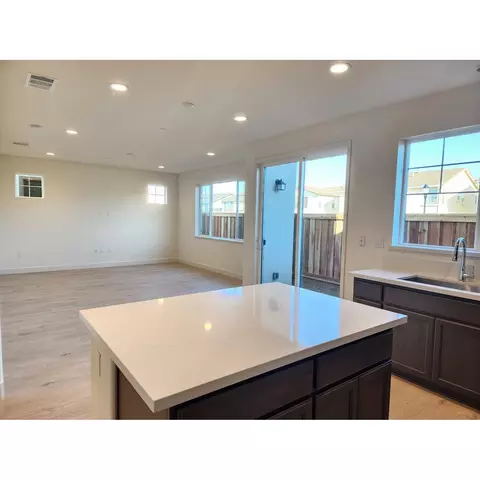 247 Mindy Way, Pittsburg, CA 94565 photo 3