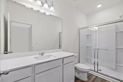 Bath - 100 Dionicio Loop, Seguin, TX 78155 photo 1 of 3