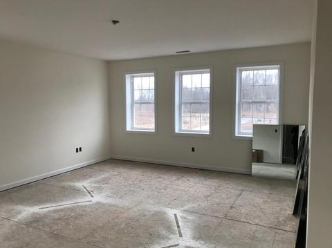 18 Dylan Dr, Suffield, CT 06078 photo 4