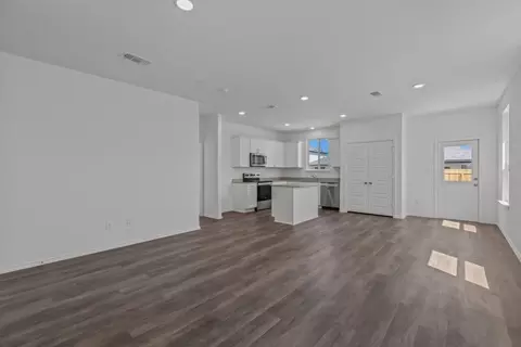 Living - 1237 Casa Luminar, Converse, TX 78109 photo 1 of 2
