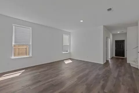 Living - 1237 Casa Luminar, Converse, TX 78109 photo 2 of 2