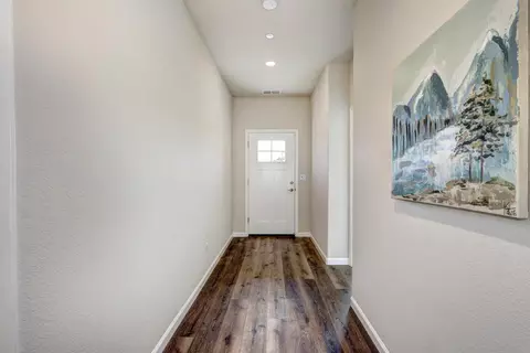 949 Hogan Rd, Galt, CA 95632 photo 3
