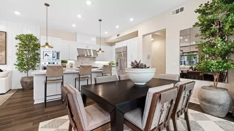 127 Sawbuck, Irvine, CA 92618 photo 2