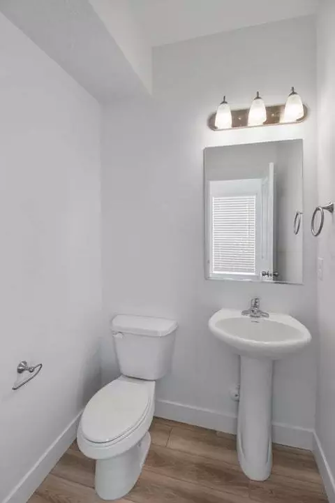 Bath - 619 W 550 N, Smithfield, UT 84335 photo 2 of 10