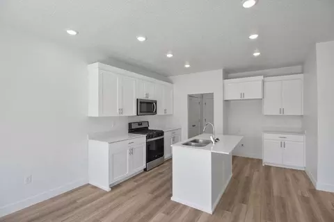 Kitchen - 619 W 550 N, Smithfield, UT 84335 photo 2 of 5