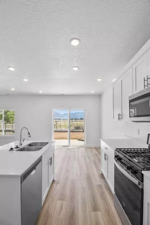 Kitchen - 619 W 550 N, Smithfield, UT 84335 photo 4 of 5