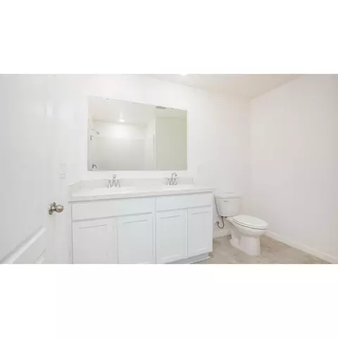 Bath - 11252 Libby Rd, Spring Hill, FL 34609 photo 2 of 5
