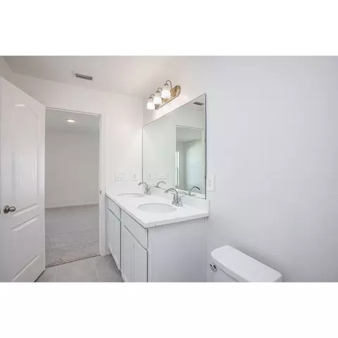 Bath - 3191 E John Ln, Inverness, FL 34453 photo 4 of 6