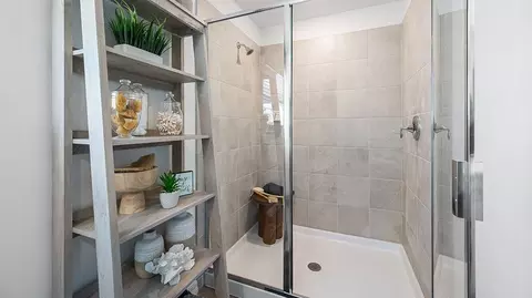 Bath - 20480 Verawood Loop, Estero, FL 33928 photo 2 of 5