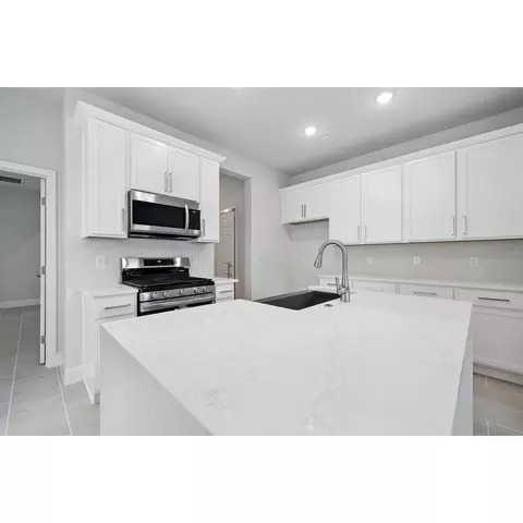 Kitchen - 257 Station Ln, Debary, FL 32713 photo 3 of 3