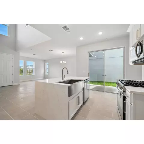 Kitchen - 257 Station Ln, Debary, FL 32713 photo 2 of 3
