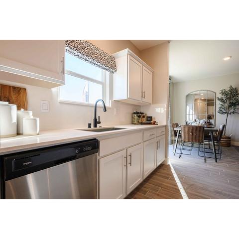 1622 E Copper Ct, Visalia, CA 93292 photo 9