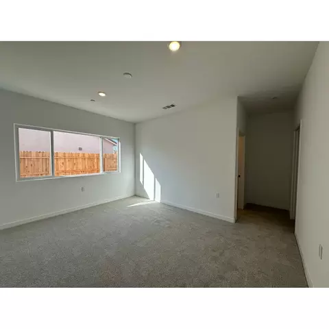 1087 Compass Dr W, Madera, CA 93636 photo 6