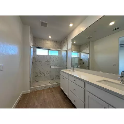 1087 Compass Dr W, Madera, CA 93636 photo 9