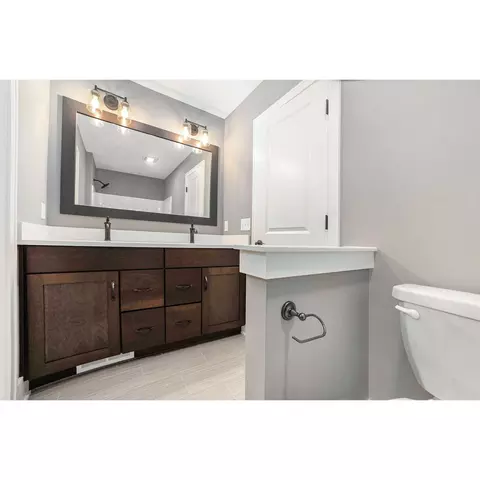 Bath - 10914 Verdant Dr, Allendale, MI 49401 photo 1 of 3