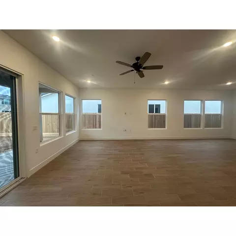 1024 Ariana St W, Madera, CA 93636 photo 4