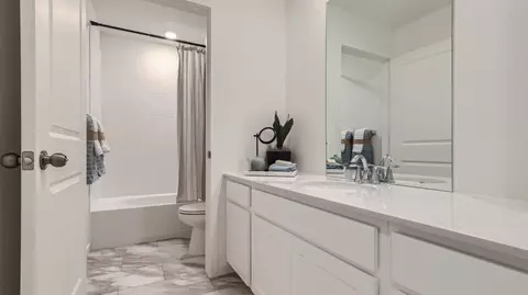 Bath - 16632 E 109th Ave, Commerce City, CO 80022 photo 2 of 4