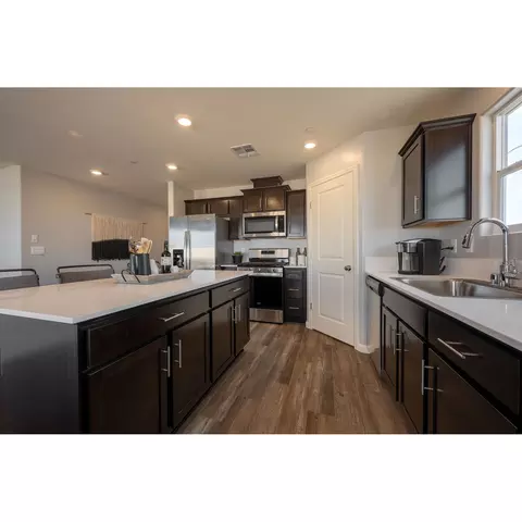 Kitchen - 2105 Hunter Ave, Sanger, CA 93657 photo 3 of 4