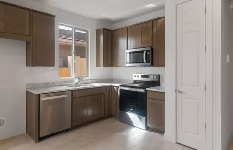 Kitchen - 1320 W Treasure Trl, Apache Junction, AZ 85120 photo 5 of 5