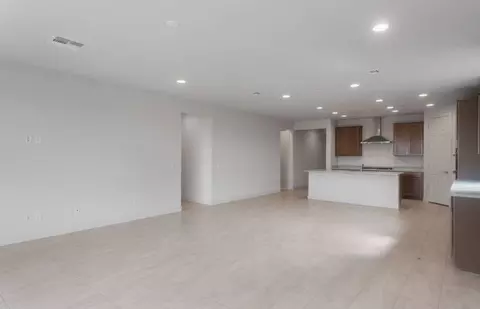 Living - 1320 W Treasure Trl, Apache Junction, AZ 85120 photo 3 of 4