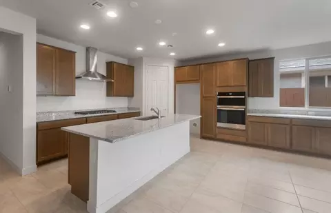 Kitchen - 1320 W Treasure Trl, Apache Junction, AZ 85120 photo 2 of 5