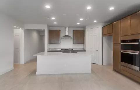 Kitchen - 1320 W Treasure Trl, Apache Junction, AZ 85120 photo 1 of 5