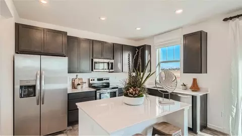 24498 E Adriatic Dr, Aurora, CO 80018 photo 2