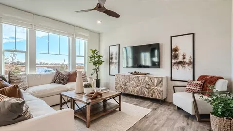 24498 E Adriatic Dr, Aurora, CO 80018 photo 4