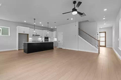 1040 Brickell Loop, Austin, TX 78744 photo 3