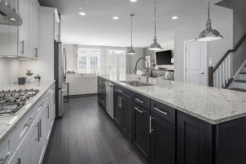 10807 Lampton St, Baltimore, MD 21220 photo 2