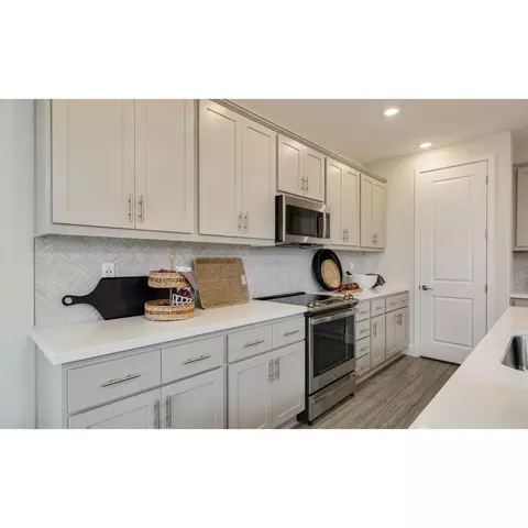Kitchen - 3368 Oak Trail Dr, Manteca, CA 95337 photo 3 of 3