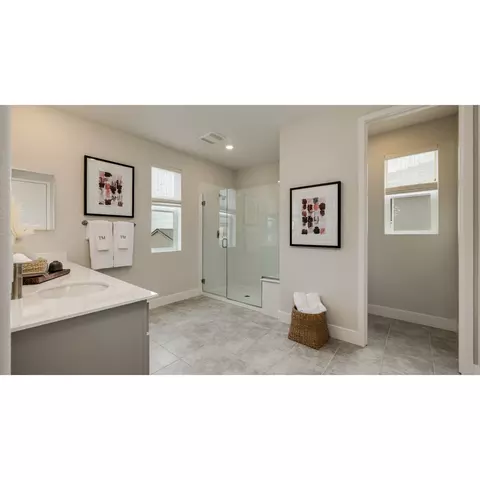 Bath - 3368 Oak Trail Dr, Manteca, CA 95337 photo 2 of 4